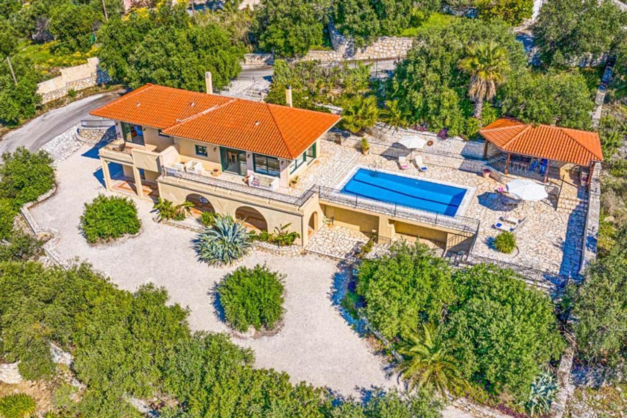 Villa Theaya Nisaki  Ngoại thất bức ảnh